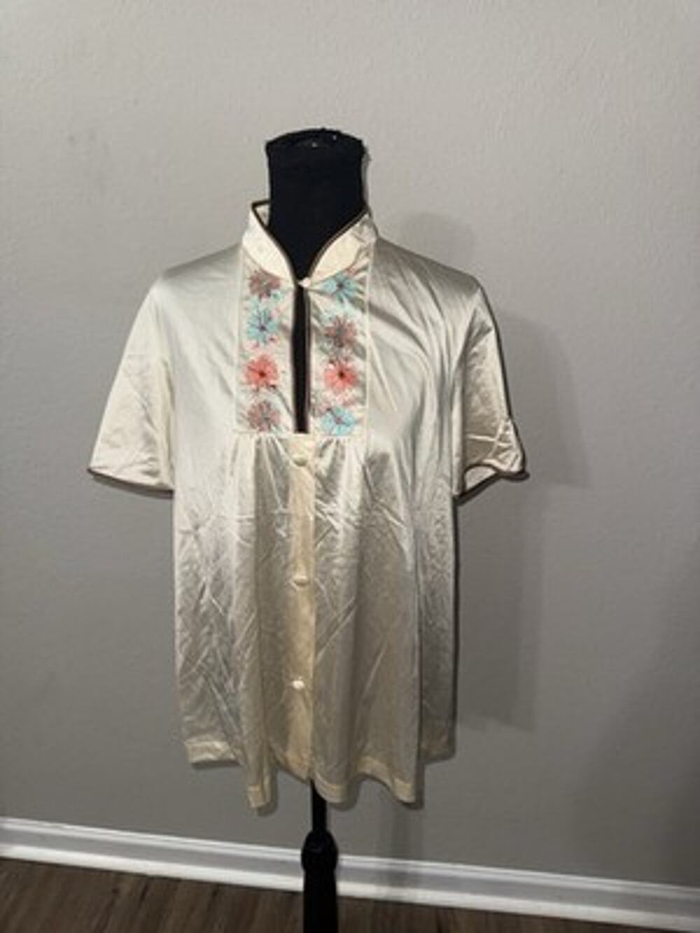 Vintage JCPenney Pajama Top Small Ivory Floral Embroidery Mandarin Collar